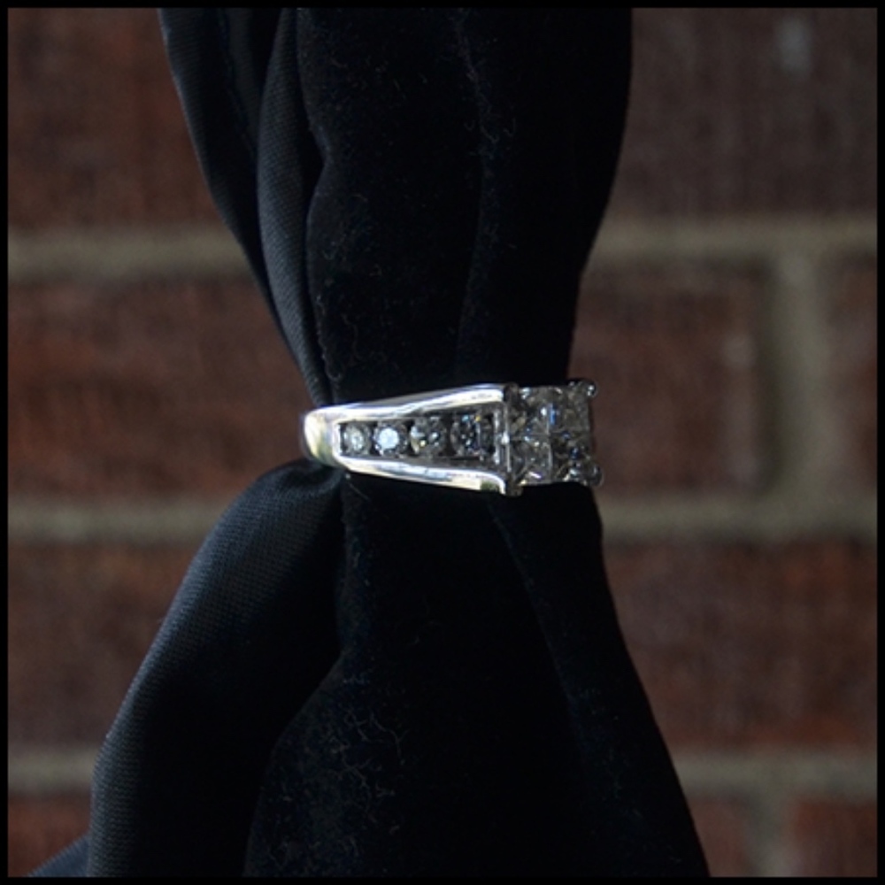 Diamond Ring - Picture 2 of 4